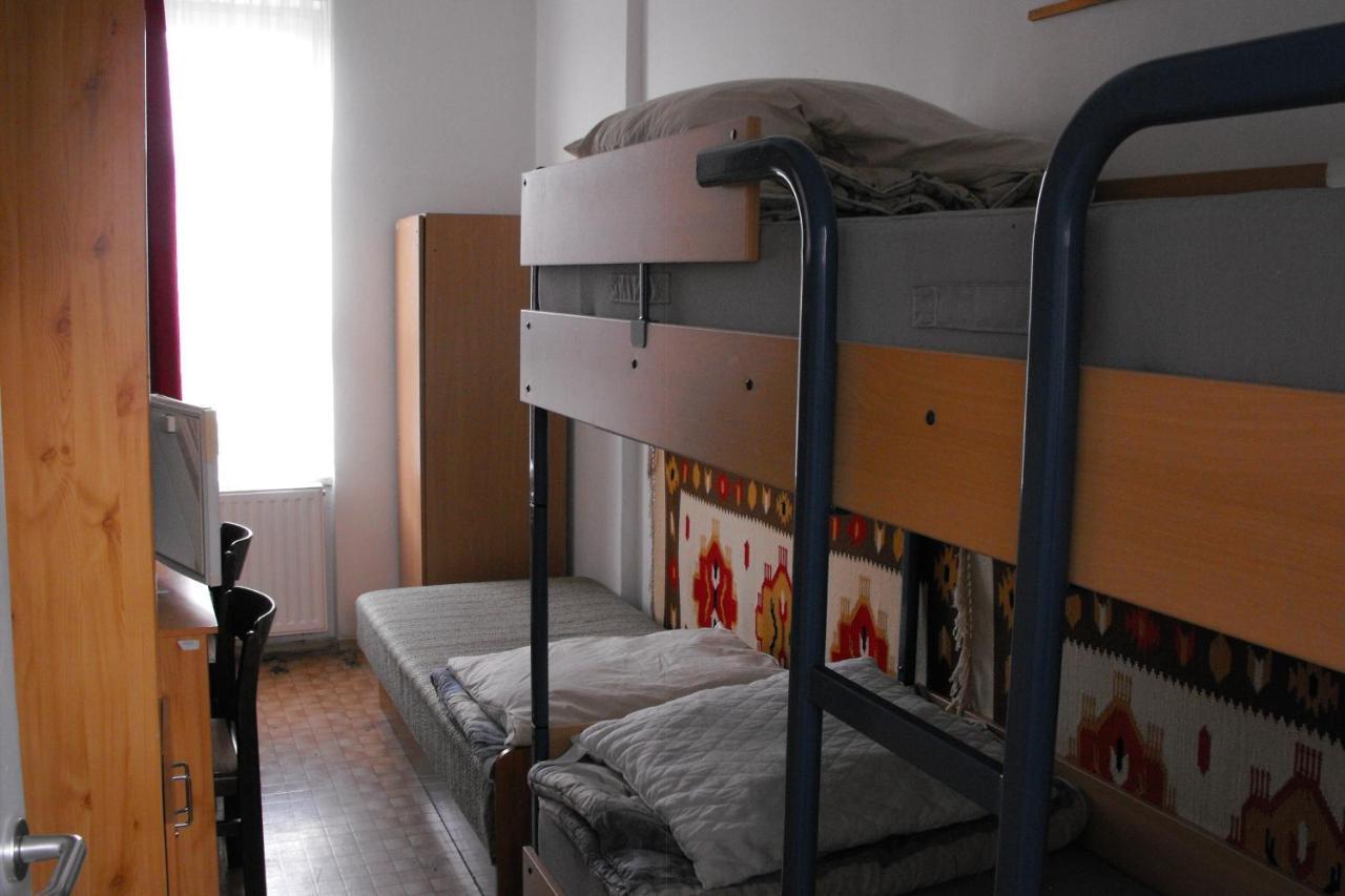 Pannonia Hostel Budapest Bilik gambar