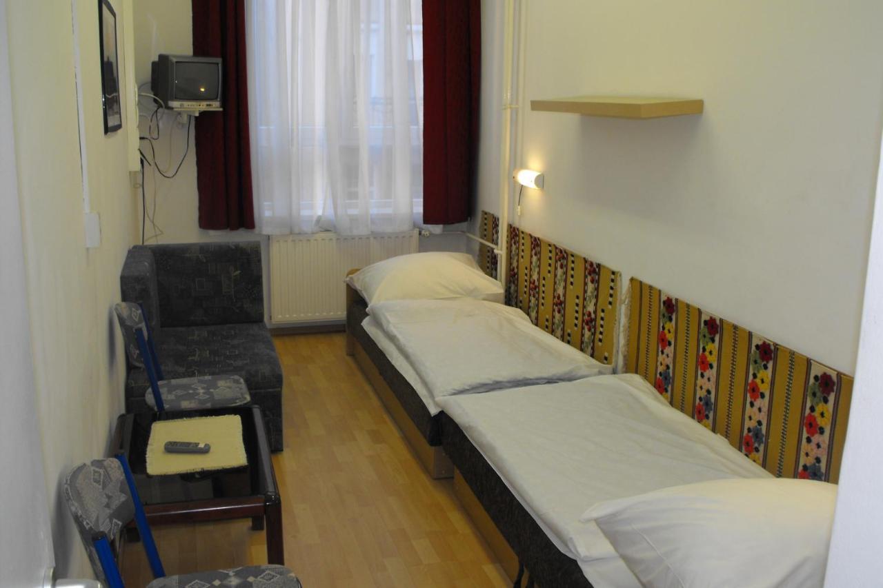 Pannonia Hostel Budapest Bilik gambar